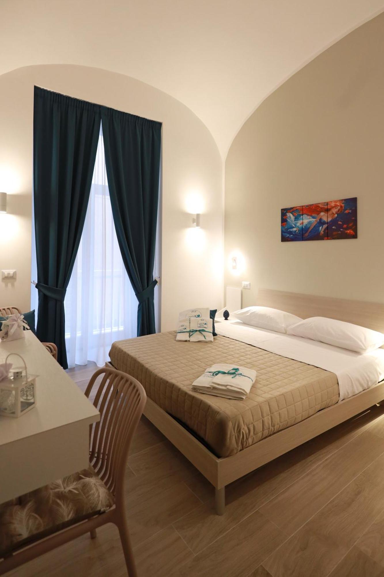 Le Chiavi Di Parthenope Naples